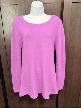 Neiman Marcus The Cashmere Collection Purple Sweater size Medium